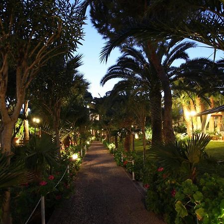 Ballos Apartments Nea Makri Bagian luar foto