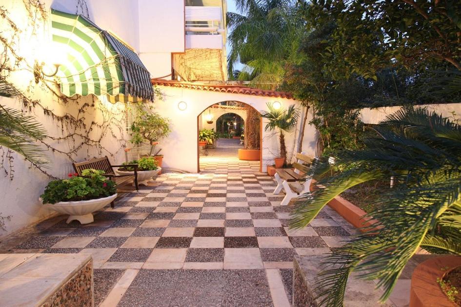 Ballos Apartments Nea Makri Bagian luar foto