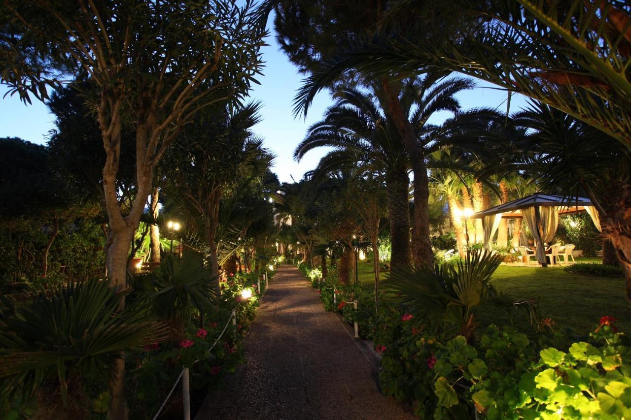 Ballos Apartments Nea Makri Bagian luar foto