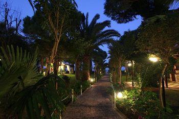 Ballos Apartments Nea Makri Bagian luar foto
