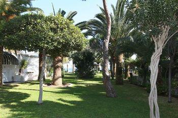Ballos Apartments Nea Makri Bagian luar foto